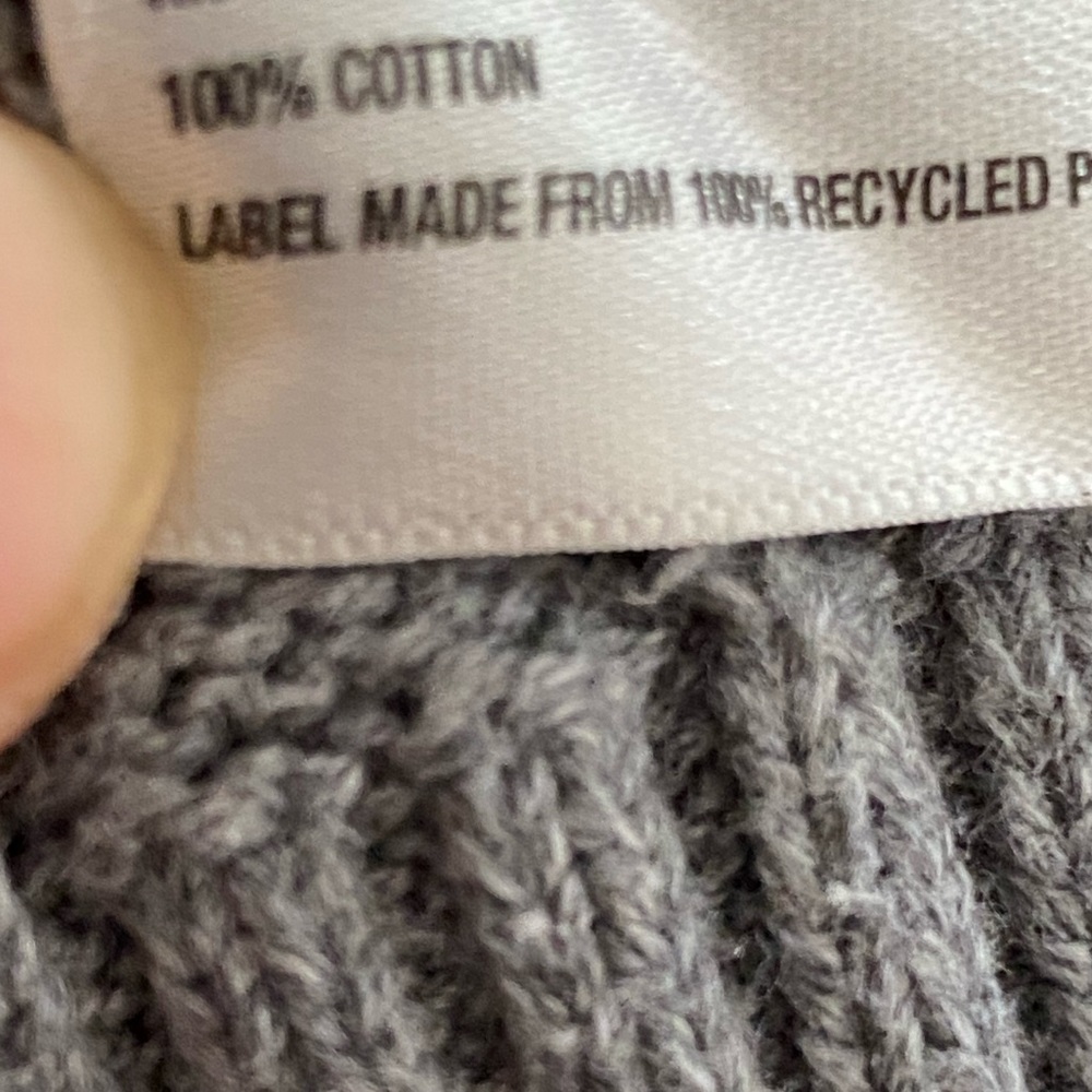 GAP Men’s Gray Cable Knit Thick Cotton Crewneck Fisherman’s Pullover Swe… - Picture 6 of 8